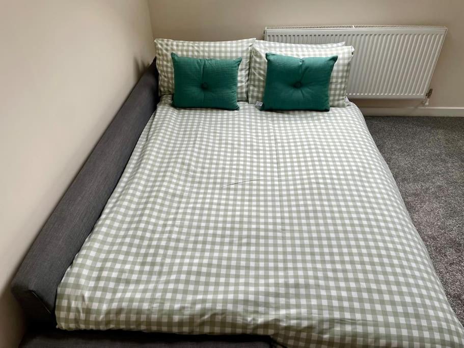 Vennel Street Apartments Stewarton ภายนอก รูปภาพ